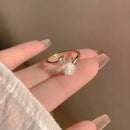 Anel de Rosa Feminino – Tendência 2025, Banhado a Ouro, Estilo Elegante e Moderno